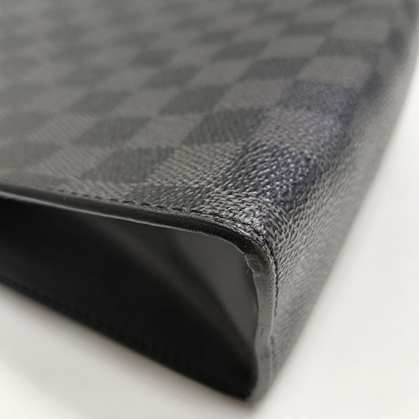 Pochette Voyag MM Damier Graphite Coated Canvas Gray