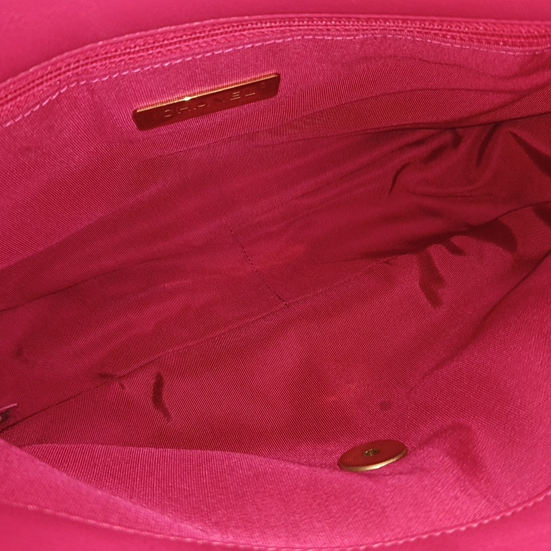 CHANEL 19 Large Quilted Lambskin Red