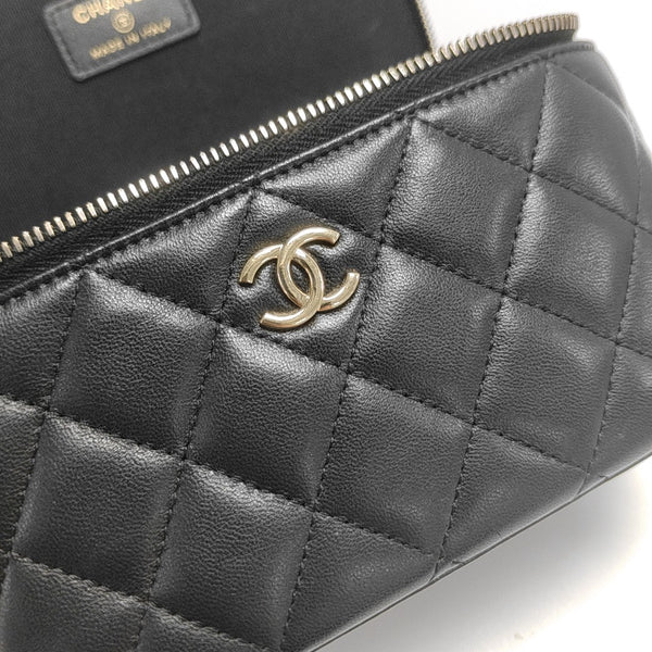VANITY CASE Small Quilted Lambskin Black