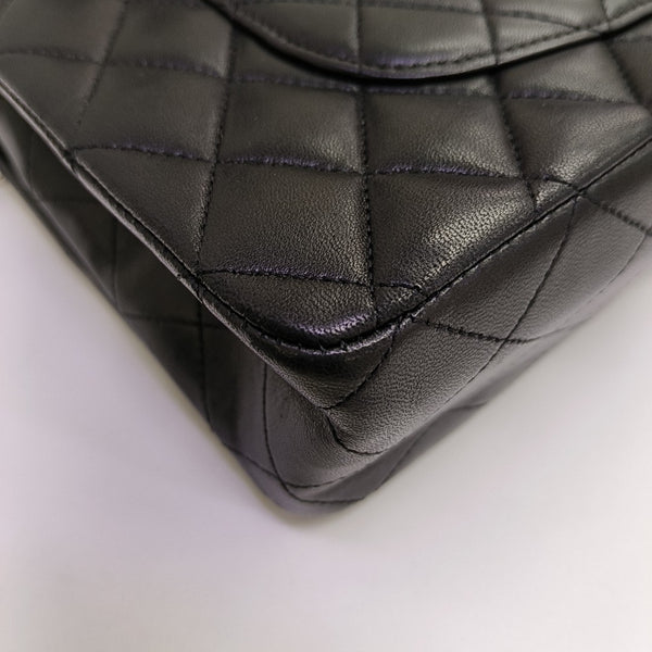 CLASSIC FLAP Medium Quilted Lambskin Black