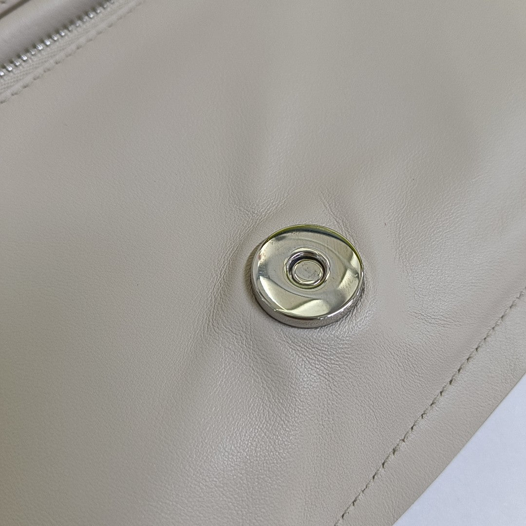 Viva Mini Calfskin White