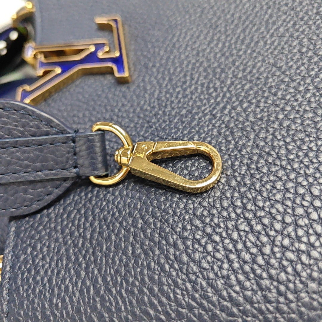 CAPUCINES MM Calfskin Blue