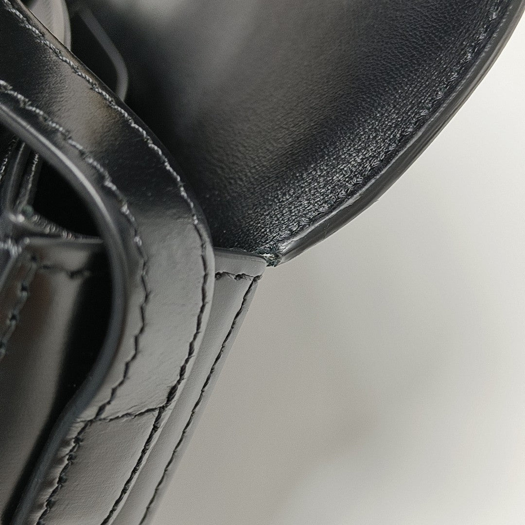 TRIOMPHE Small Calfskin Black
