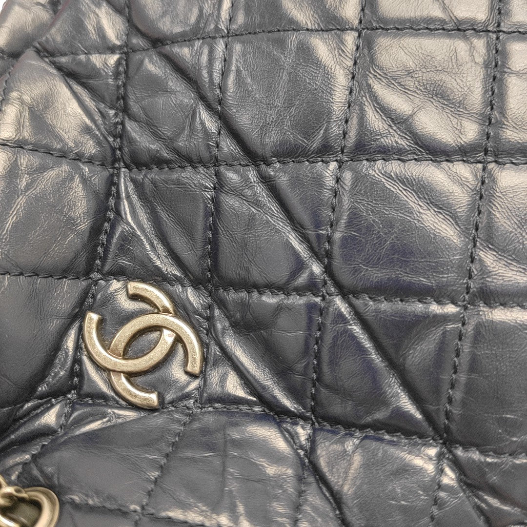 GABRIELLE Medium Quilted Calfskin Blue