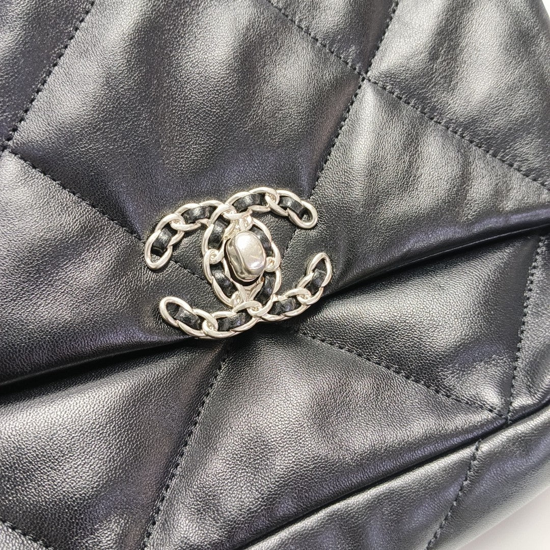 CHANEL 19 Small Quilted Lambskin Black