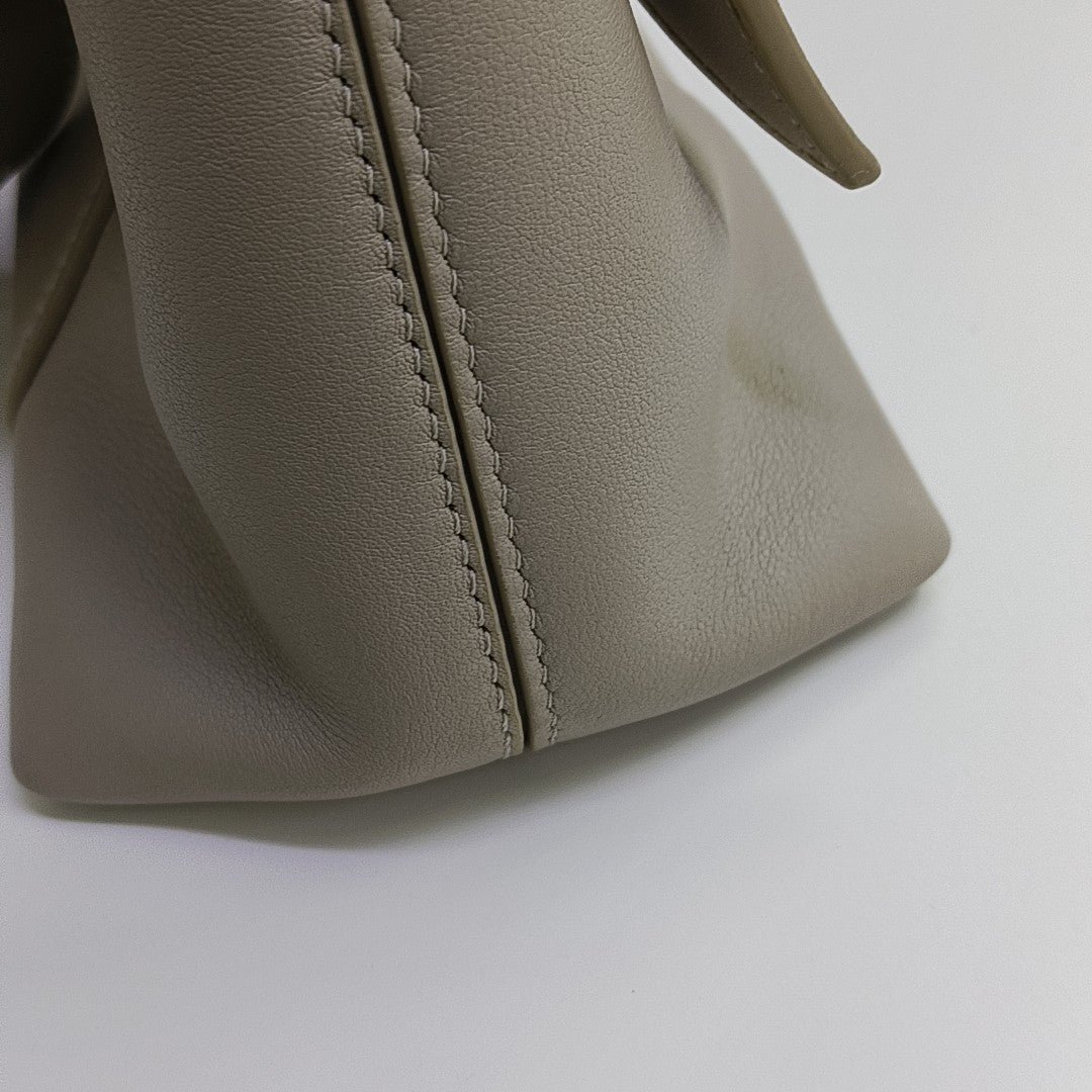 Downtown Calfskin Gray