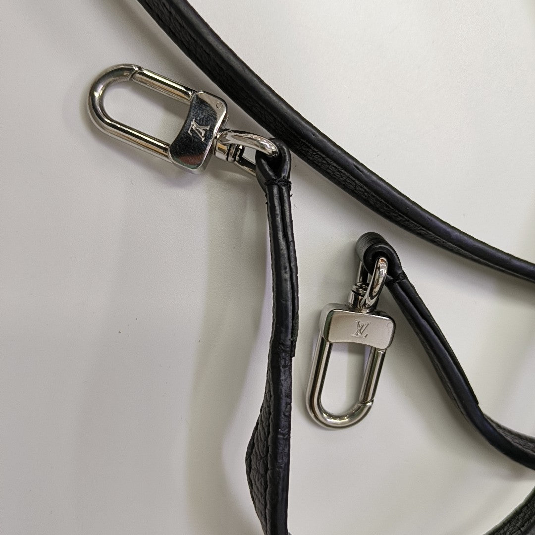 Authenticated pre-owned  LOCKME Nano Calfskin Black - Bucket Bag at Looply