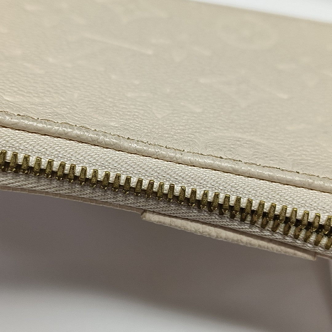 EASY POUCH ON STRAP Calfskin Beige