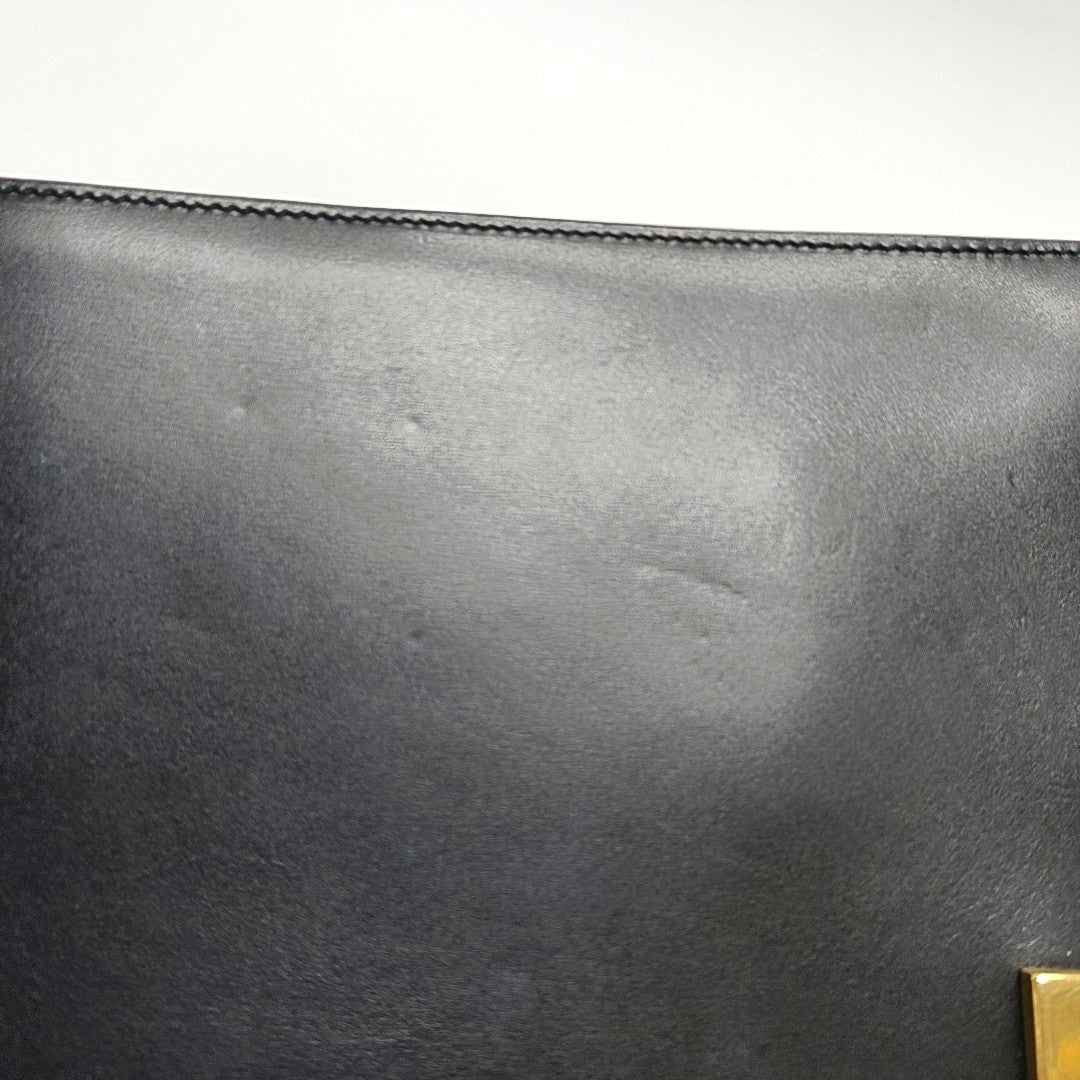Authenticated pre-owned  MANHATTAN Small Calfskin Black - Shoulder Bag at Looply