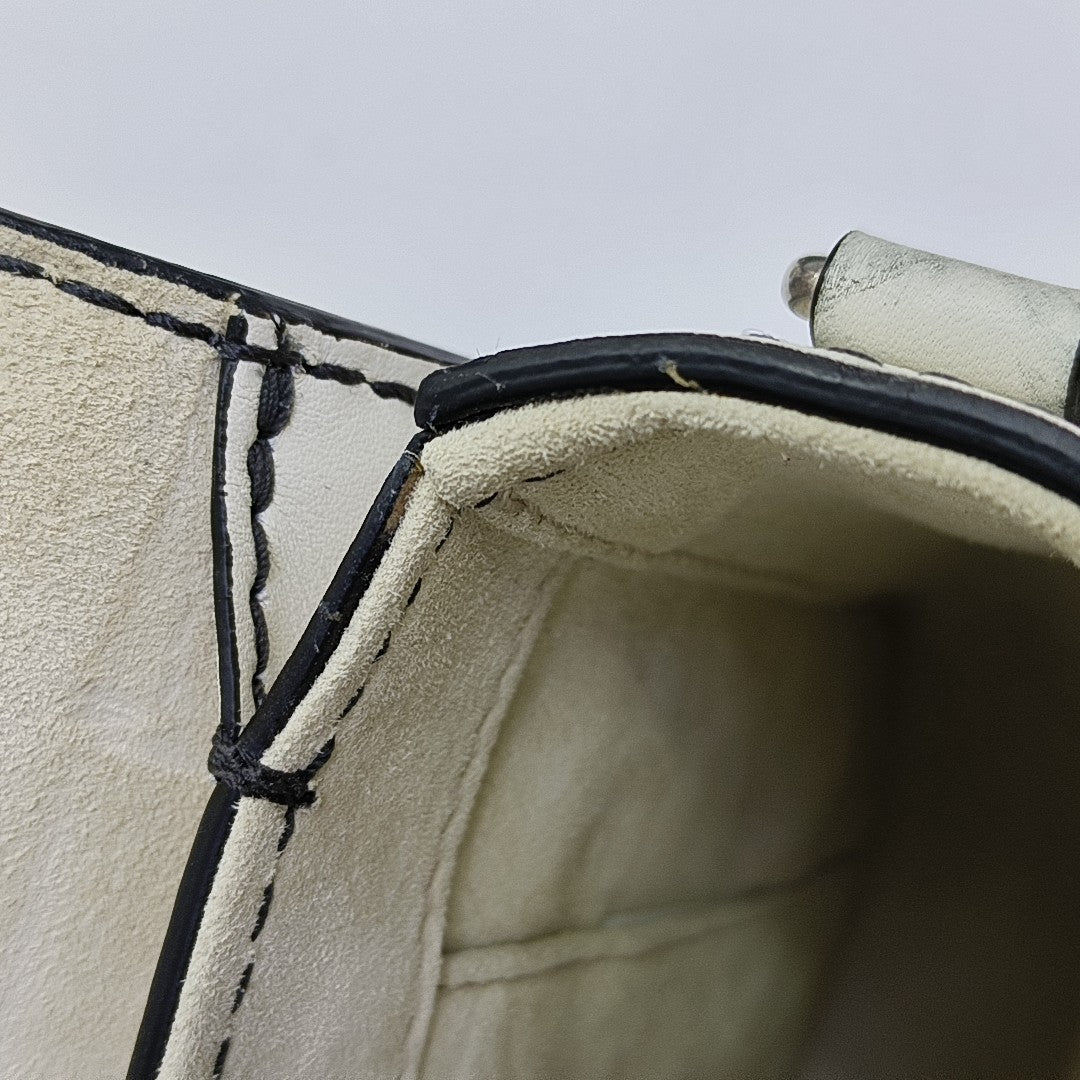 J'adior Calfskin White