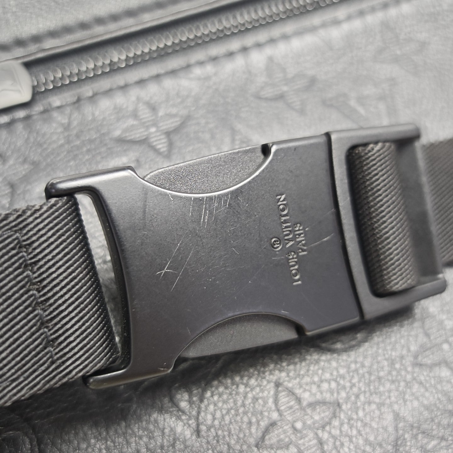 DISCOVERY Calfskin Black