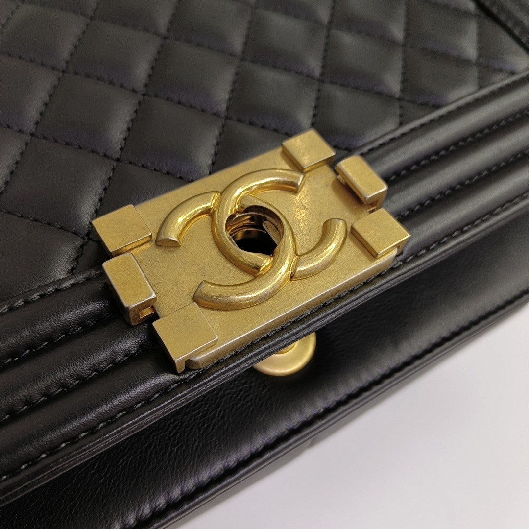 BOY CHANEL Medium Quilted Calfskin Black