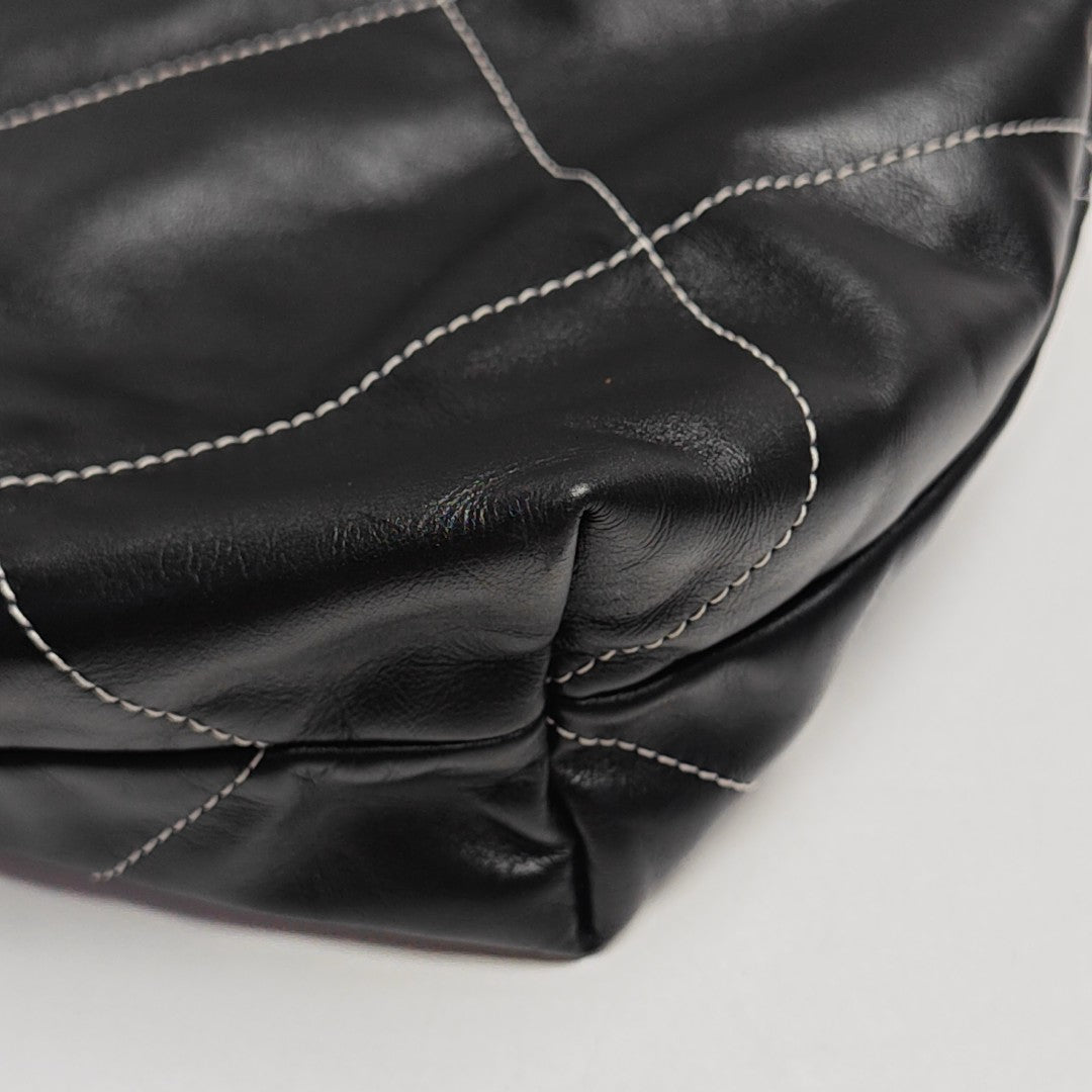 CHANEL 22 Small Quilted Calfskin Black