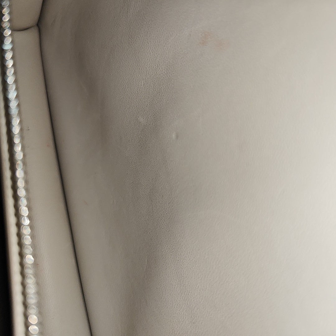 Constance 23 Evercolor White