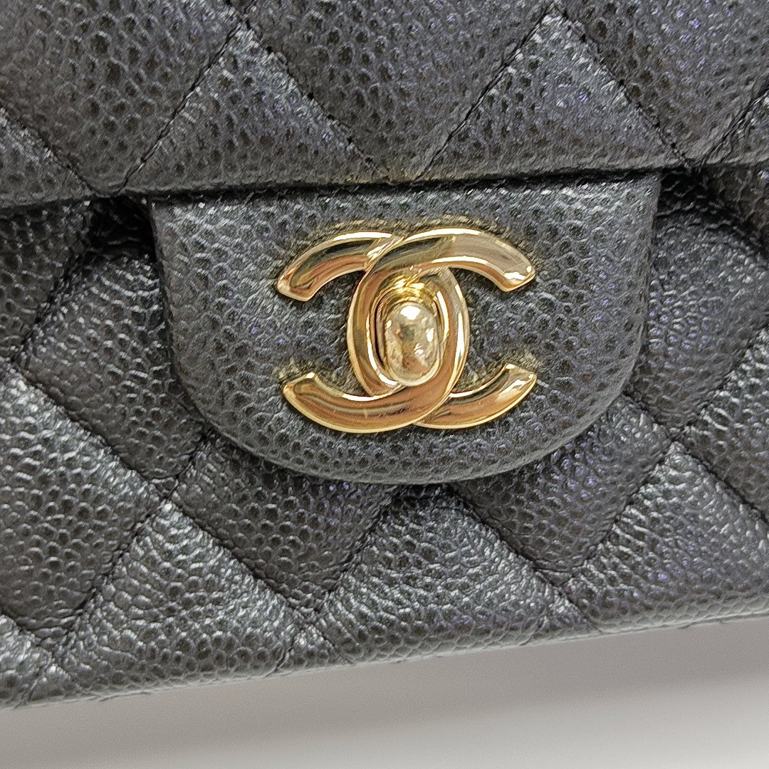 CLASSIC FLAP Medium Quilted Grained Calfskin Gray