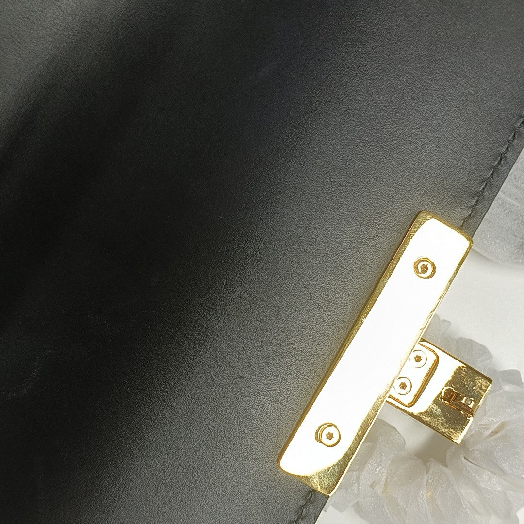 Padlock Medium Monogram Calfskin Black