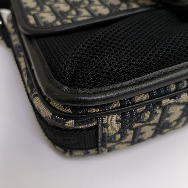 Oblique Canvas Shoulder Bag Black