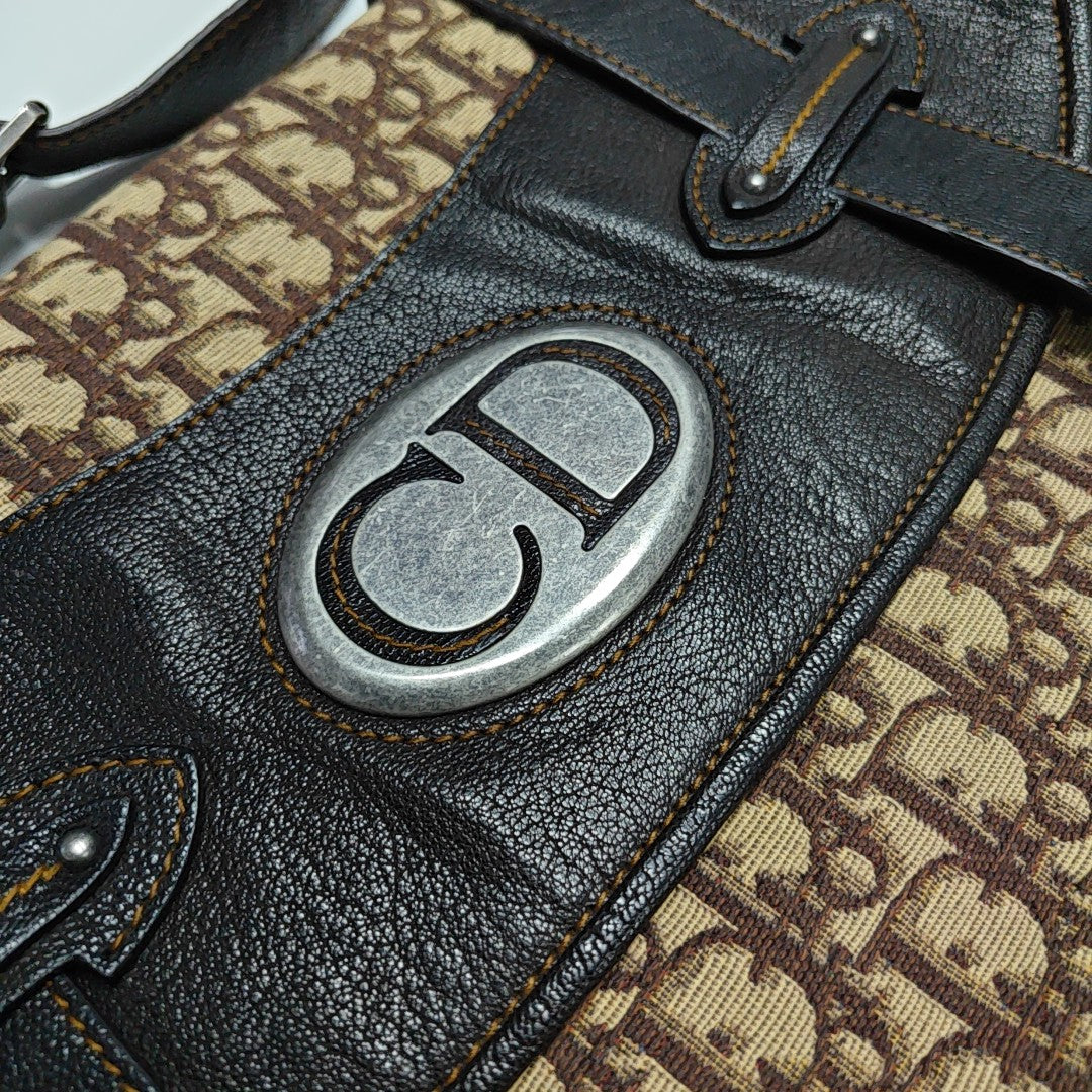 Oblique Canvas Shoulder Bag Beige