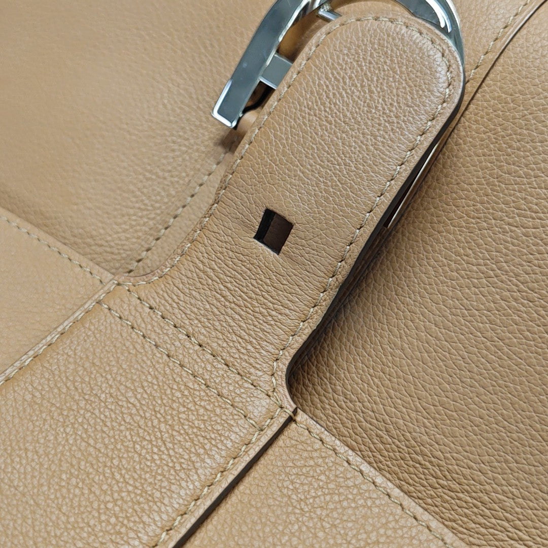 Brillant Medium Calfskin Brown