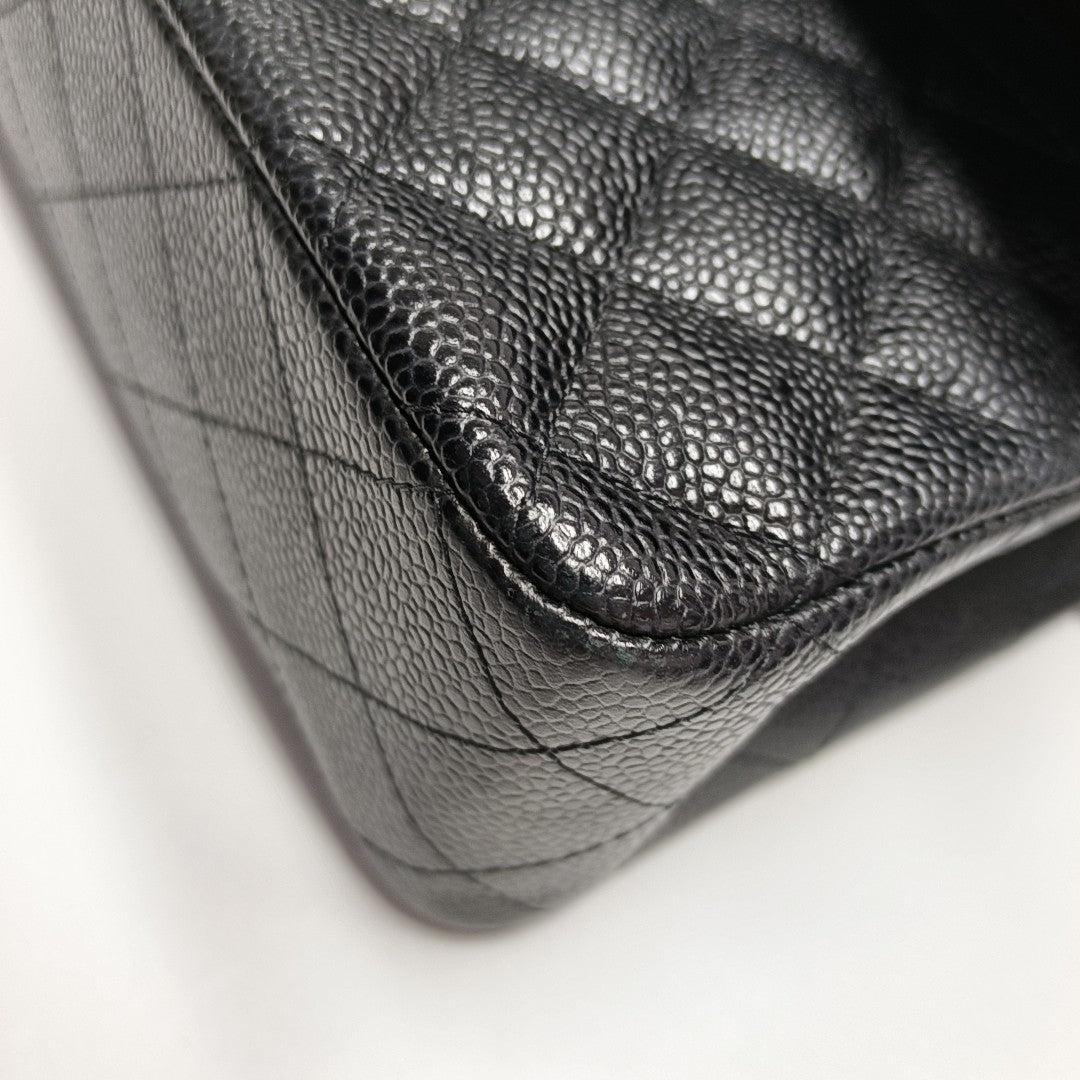 CLASSIC FLAP Medium Quilted Grained Calfskin Black