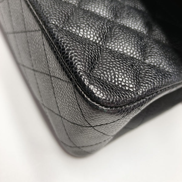 CLASSIC FLAP Medium Quilted Grained Calfskin Black