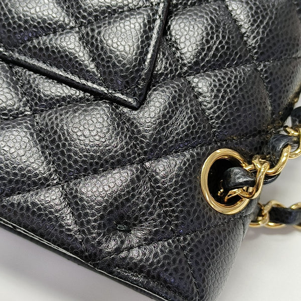 CLASSIC FLAP Medium Quilted Grained Calfskin Black