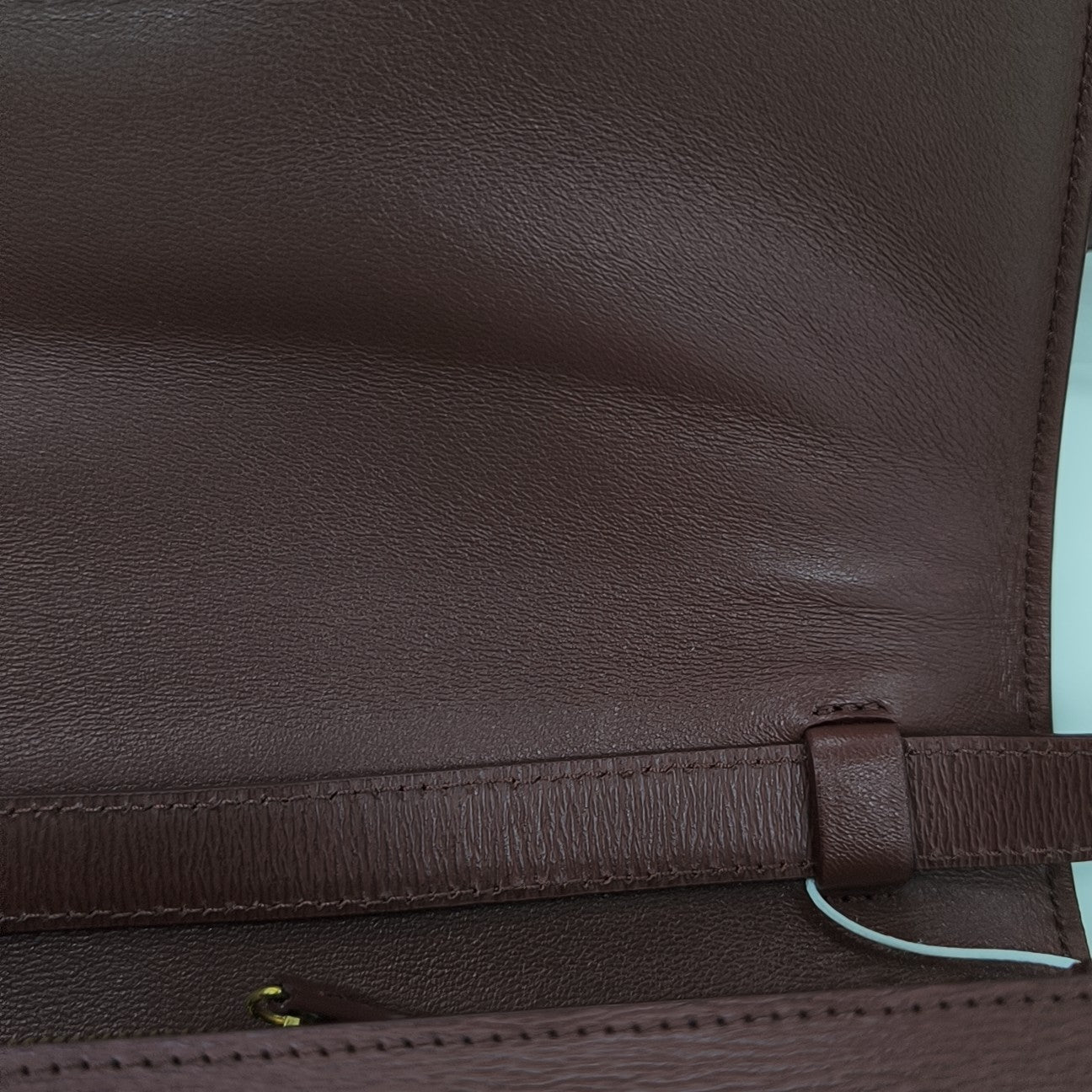 CLASSIC BOX Medium Calfskin Red