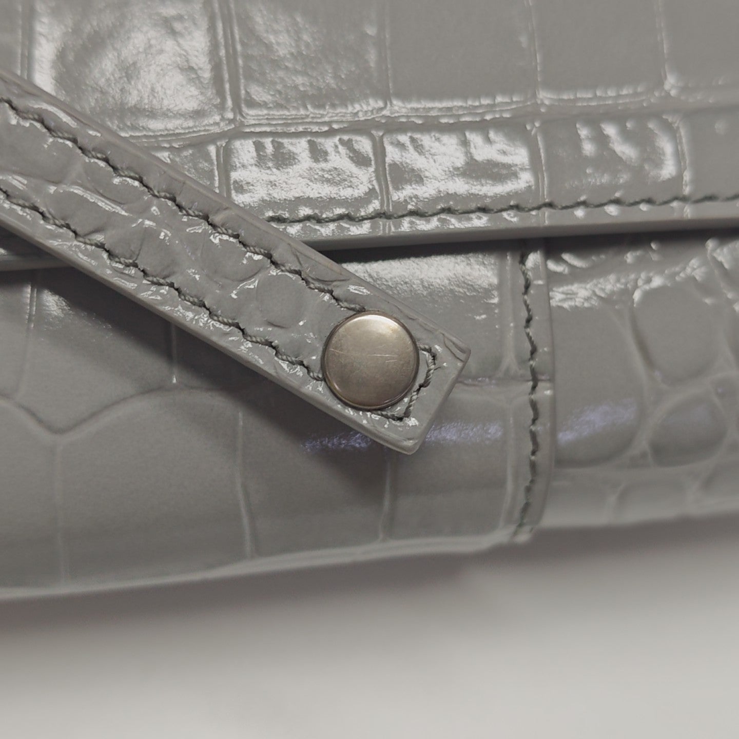Hourglass Wallet On Chain Mini Calfskin Gray