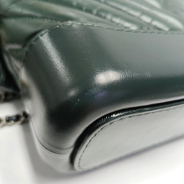 Authenticated pre-owned  GABRIELLE Small Chevron, Quilted Calfskin Green - Shoulder Bag at Looply