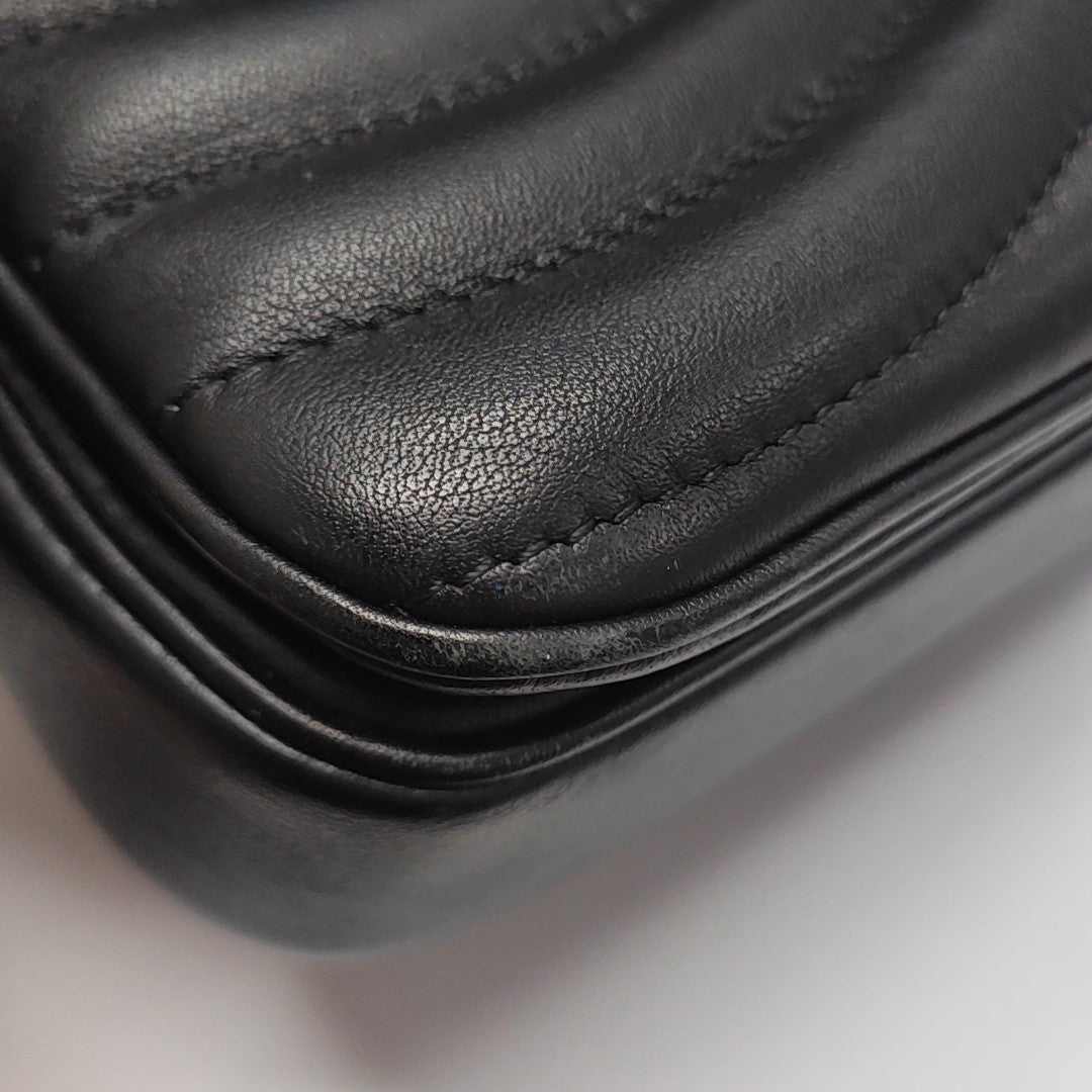 NEW WAVE PM Quilted Calfskin Black