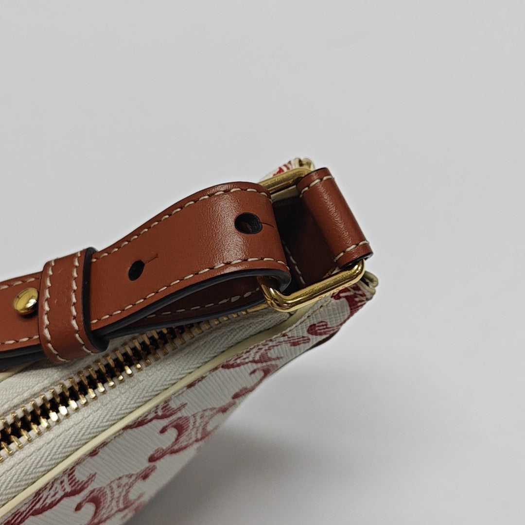 AVA Medium Coated Canvas Red