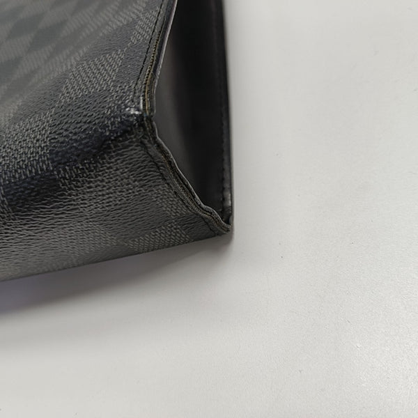 Pochette Voyag MM Damier Graphite Coated Canvas Gray
