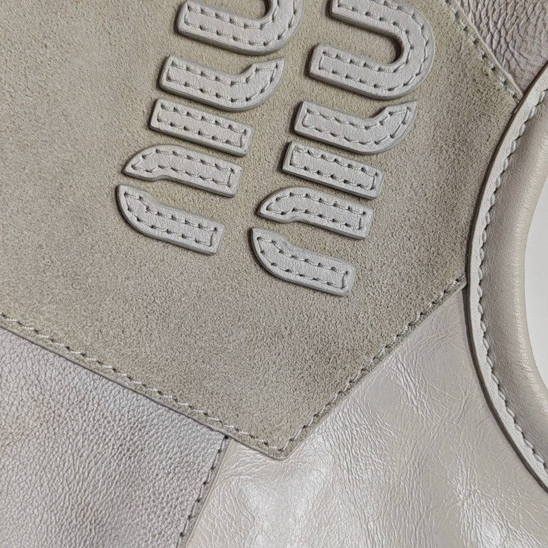 IVY Quilted Suede White