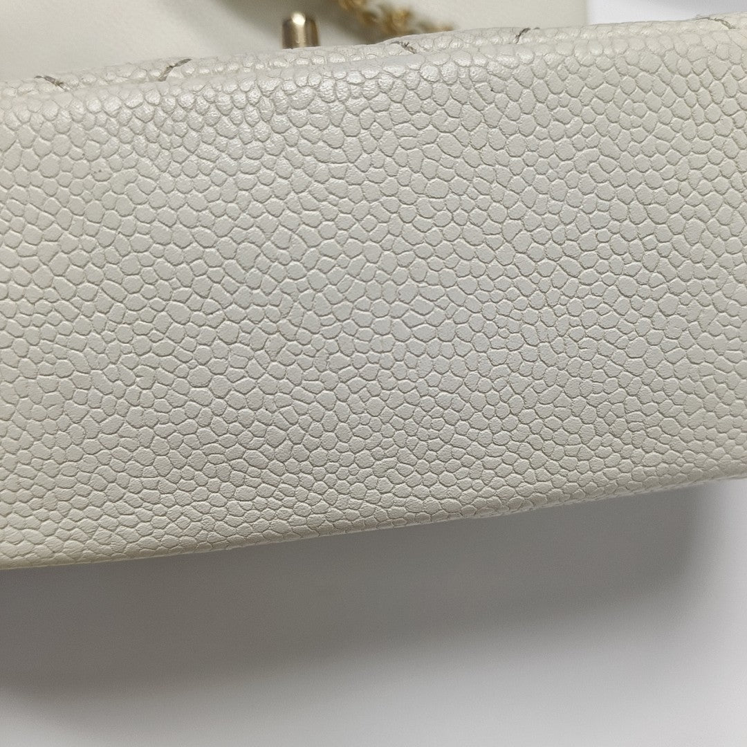Quilted Grained Calfskin White