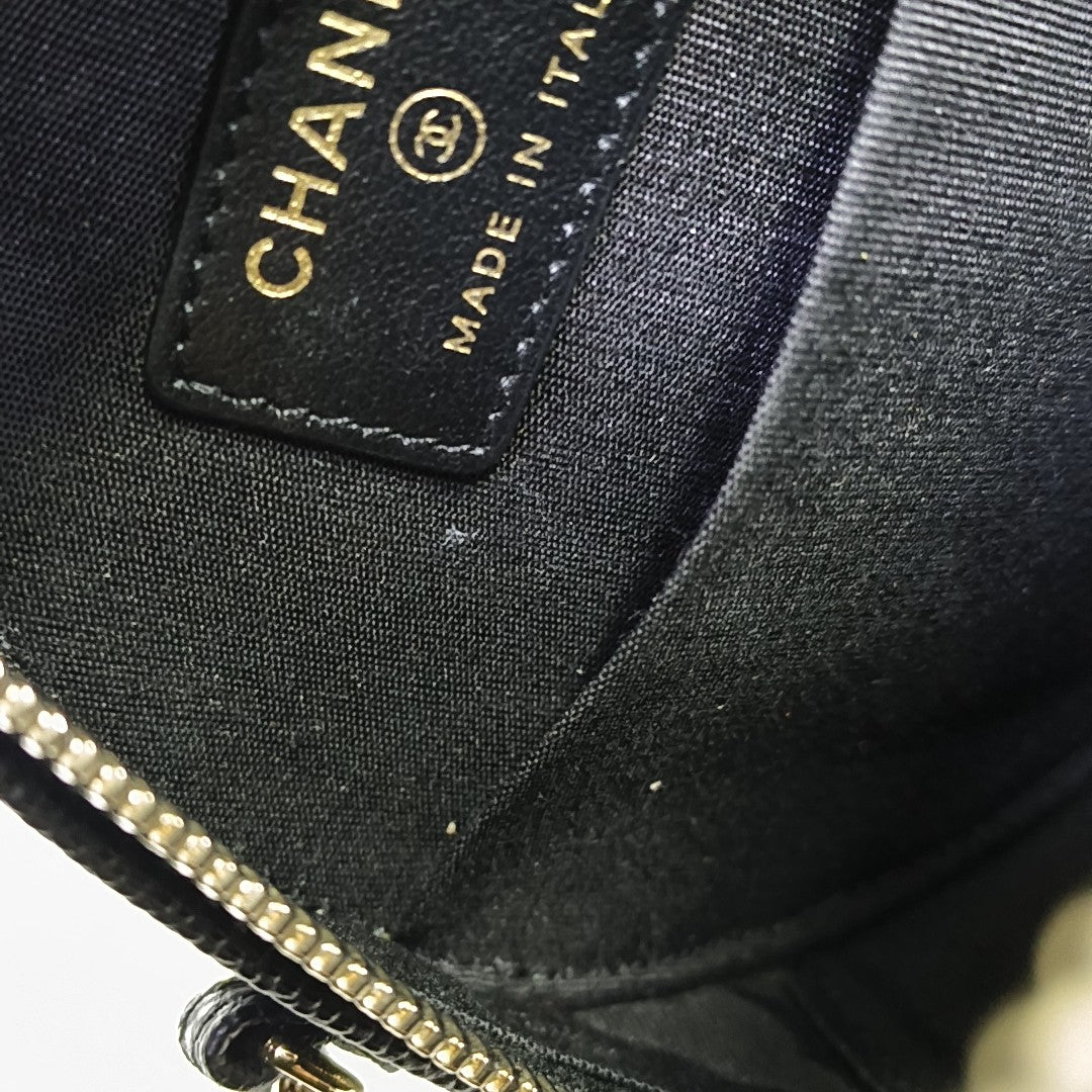 Authenticated pre-owned  FILIGREE Quilted Grained Calfskin Black - Crossbody Bag at Looply