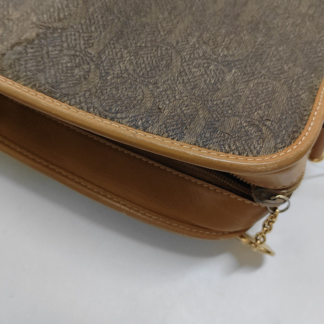 Canvas Brown