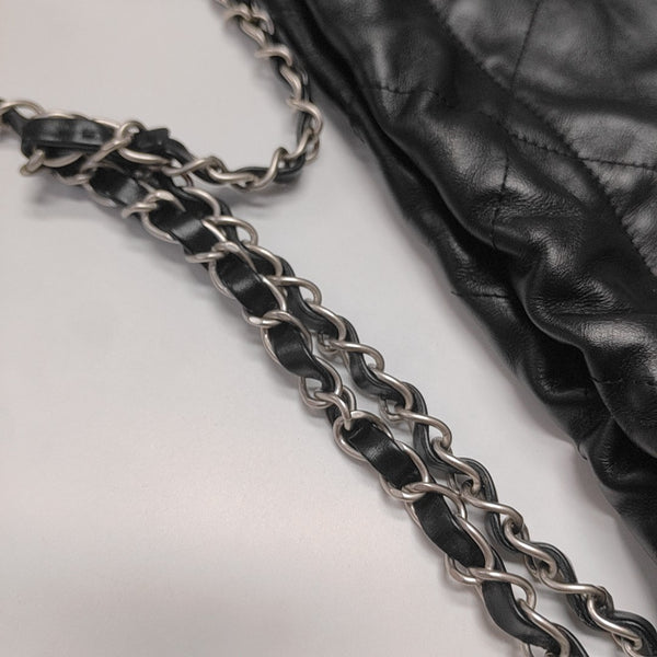 CHANEL 22 Small Quilted Calfskin Black