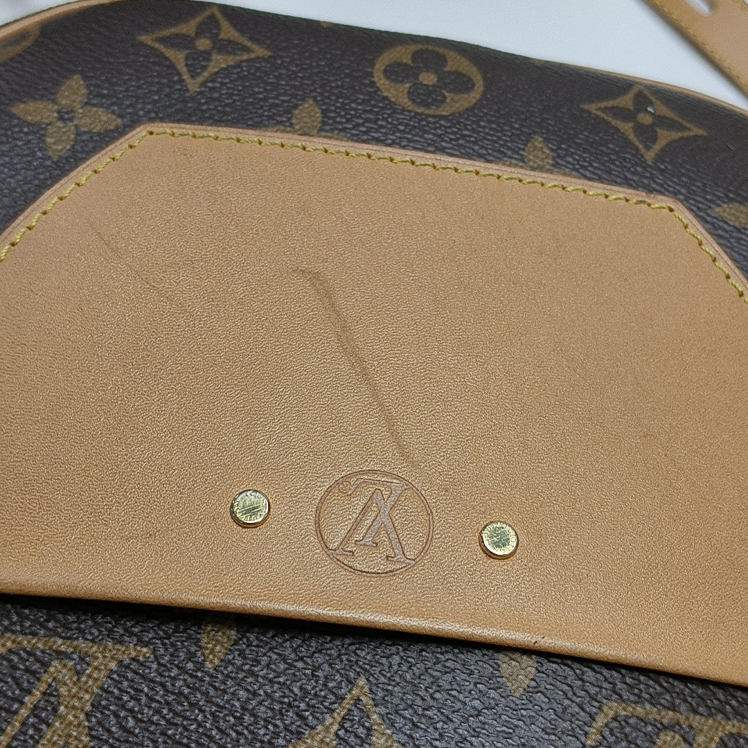 BOITE CHAPEAU MM Monogram Coated Canvas Brown