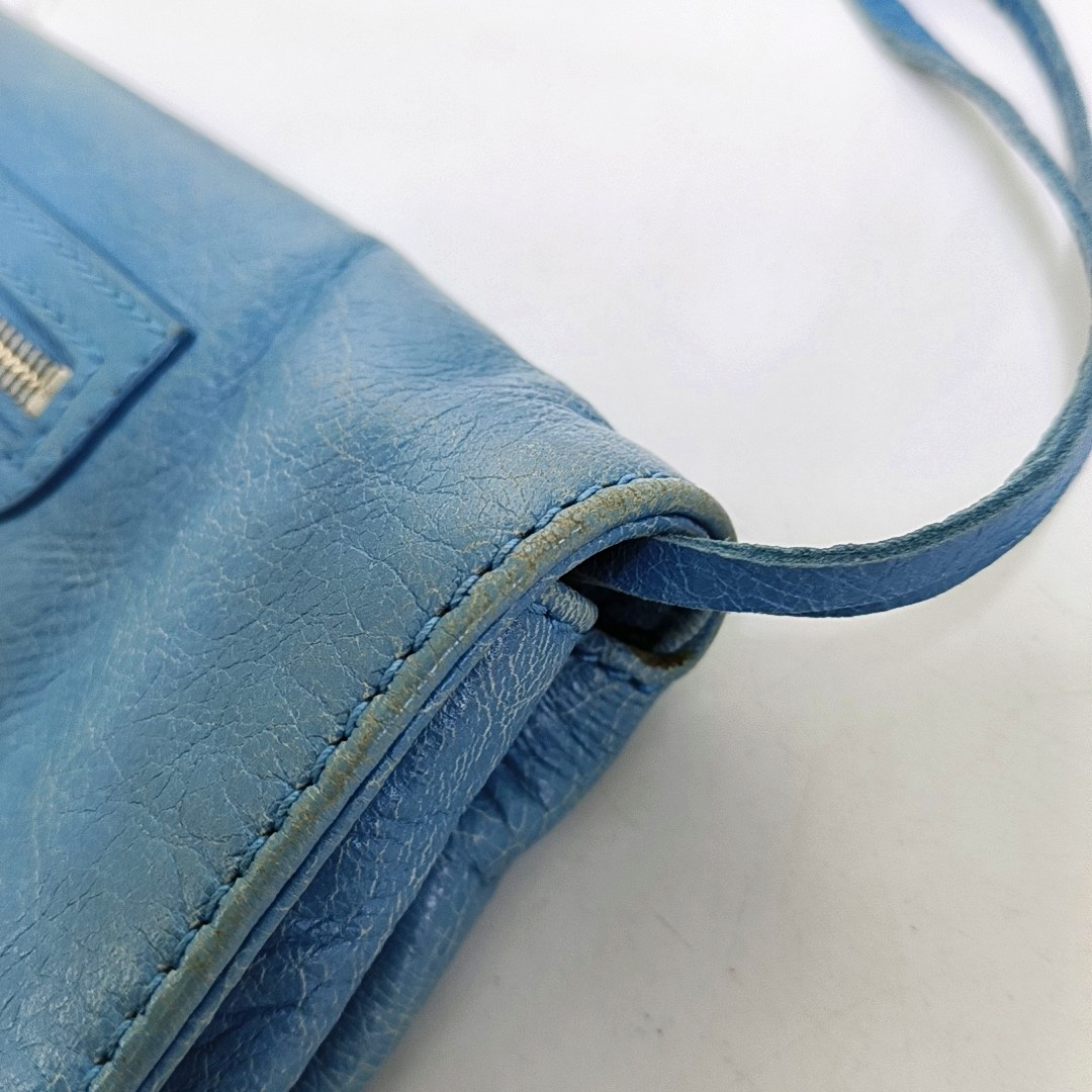 Authenticated pre-owned  Classic City Lambskin Blue - Clutch at Looply