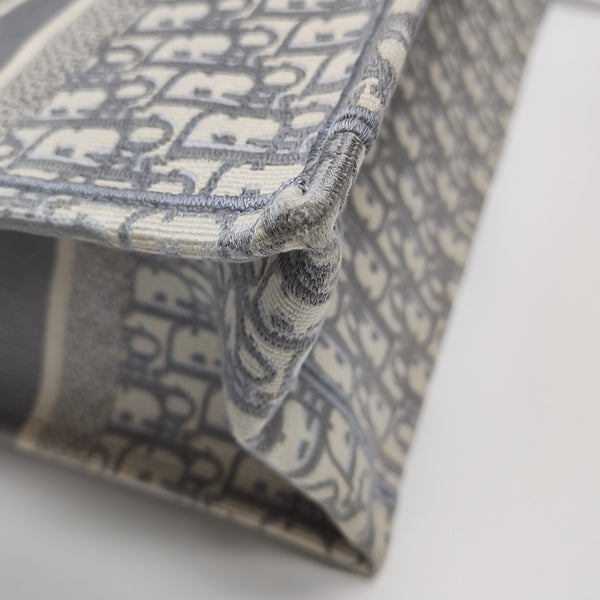 Book Tote Medium Oblique Canvas White