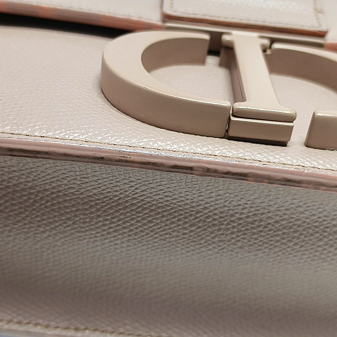 Authenticated pre-owned  30 Montaigne Calfskin Beige - Crossbody Bag at Looply