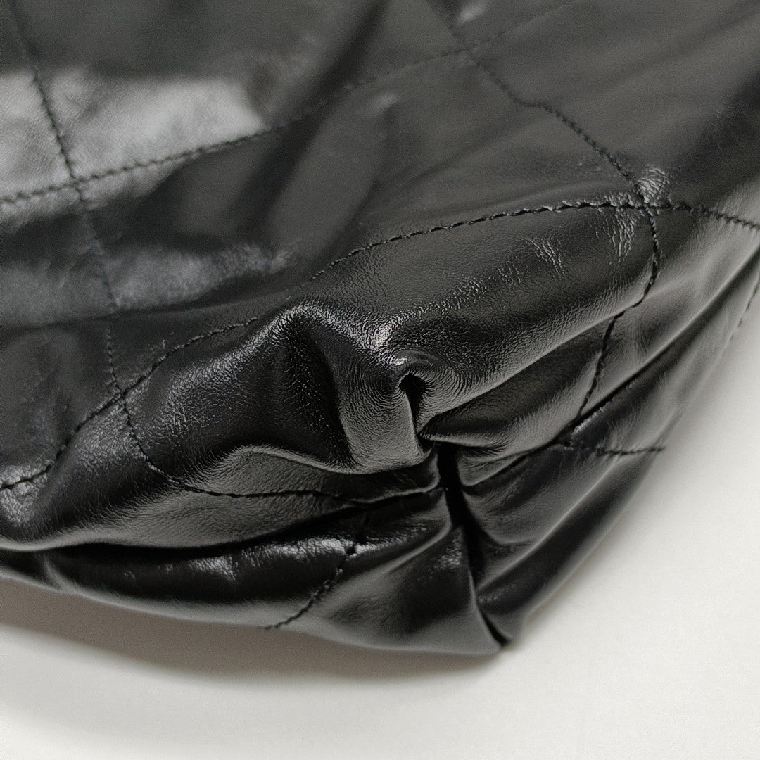 CHANEL 22 Small Quilted Calfskin Black
