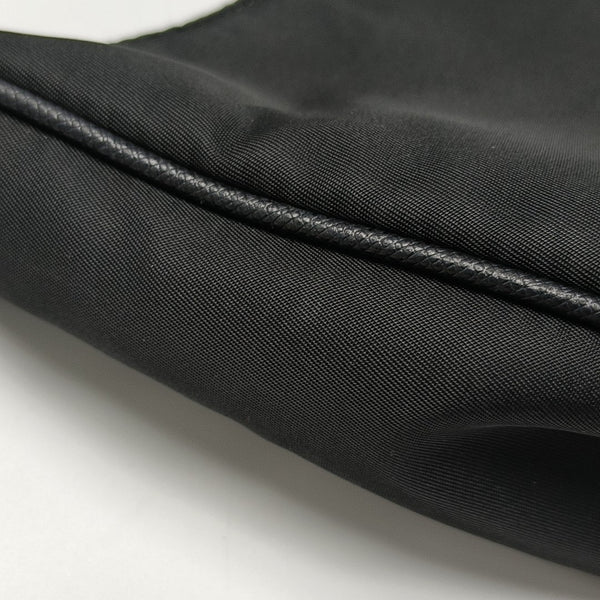 Authenticated pre-owned  Re-Edition2005 Nylon Black - Shoulder Bag at Looply