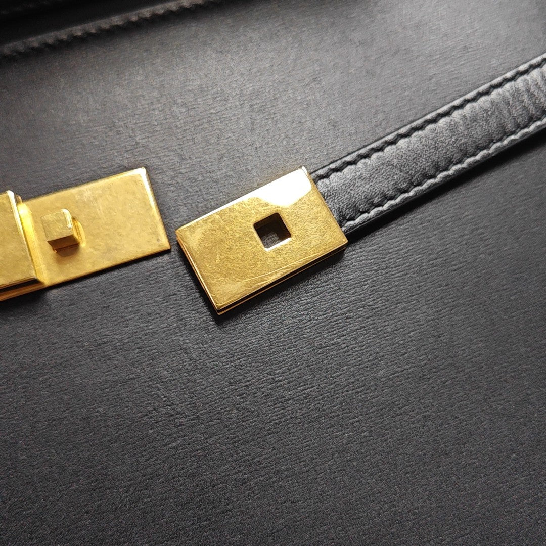 MANHATTAN Calfskin Black