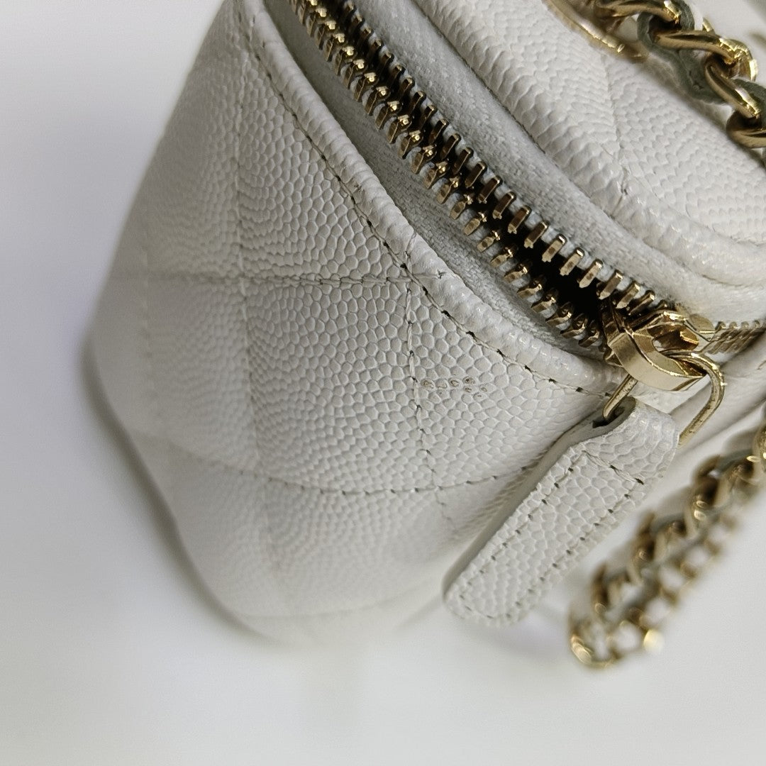 VANITY CASE Mini Quilted Grained Calfskin White