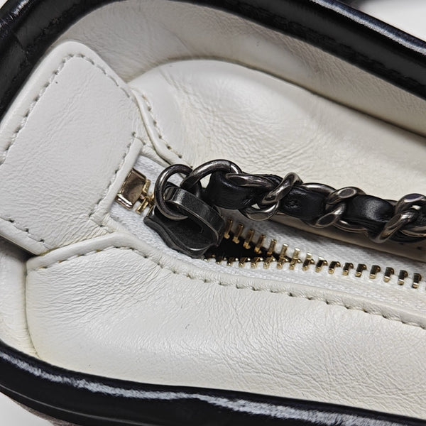 Authenticated pre-owned  GABRIELLE Small Quilted Calfskin White - Shoulder Bag at Looply