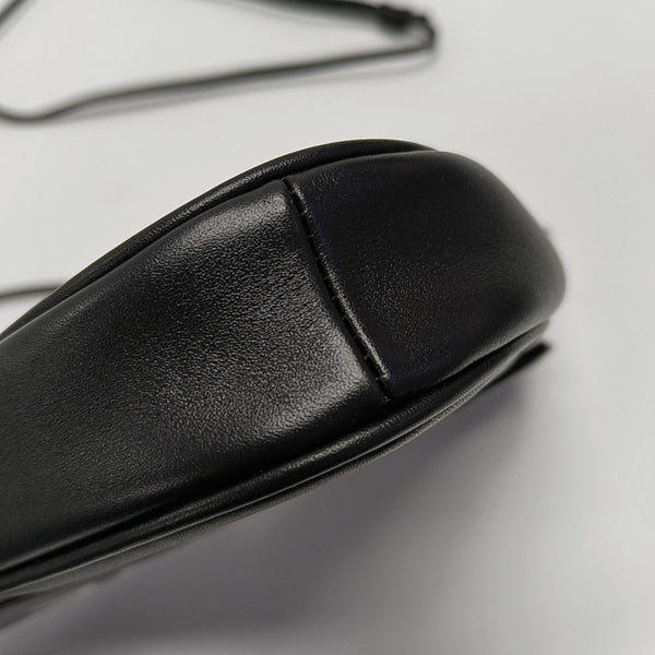 TRIANGLE Calfskin Black