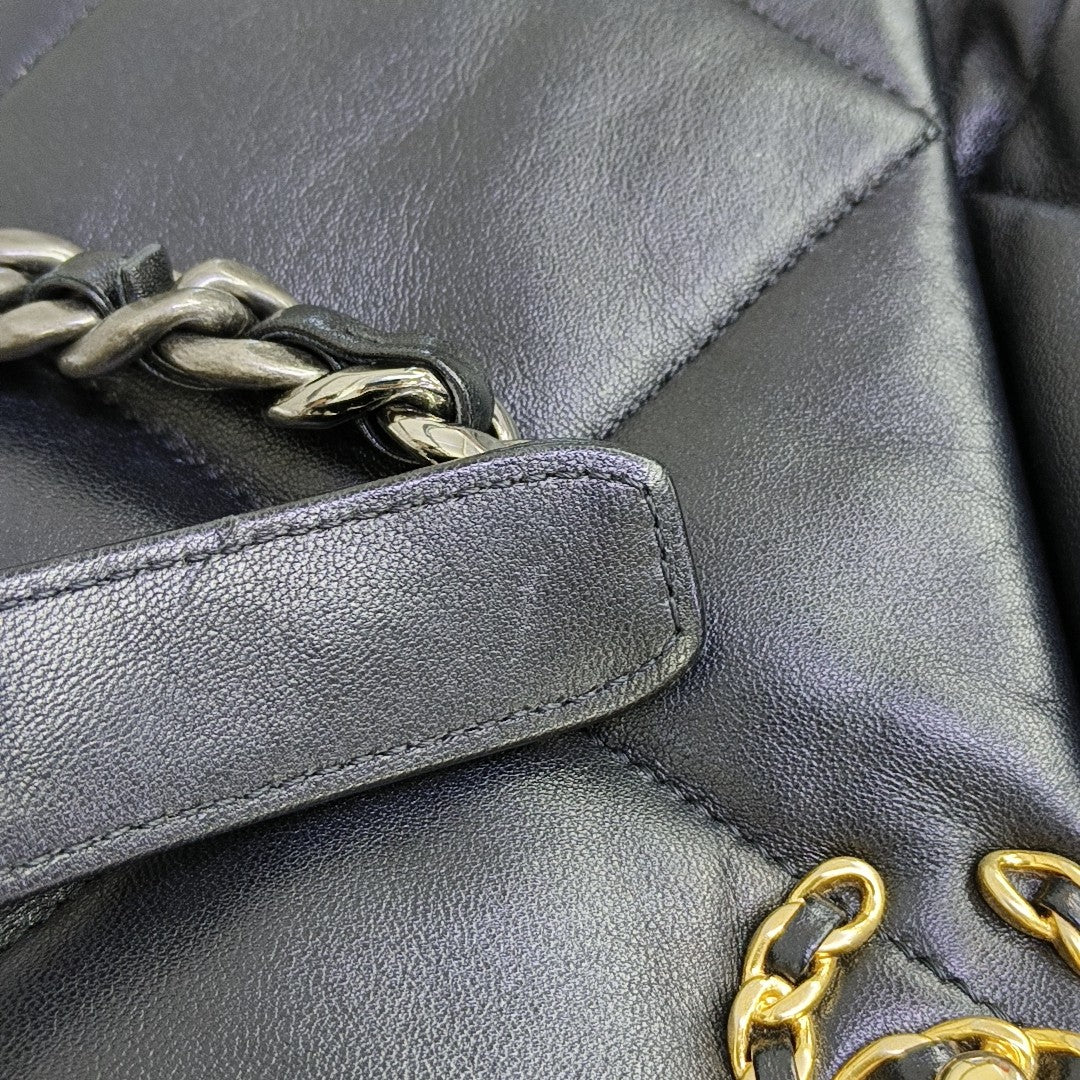 CHANEL 19 Large Quilted Lambskin Black