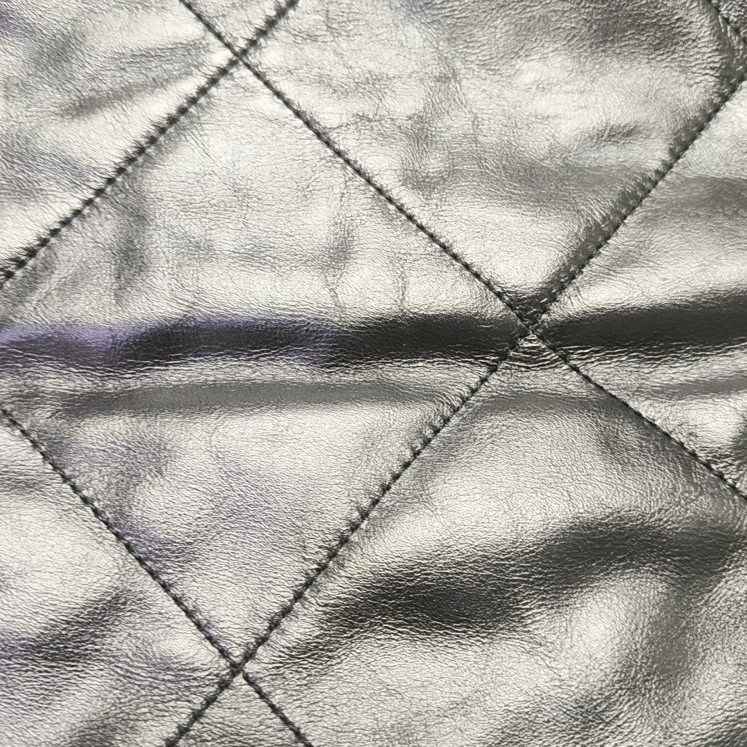 CHANEL 22 Small Quilted Calfskin Black