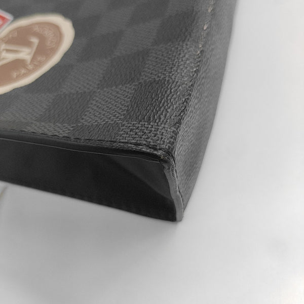Pochette Voyag MM Damier Graphite Coated Canvas Gray